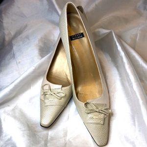 🌻Heels by Stuart Weitzman🌻